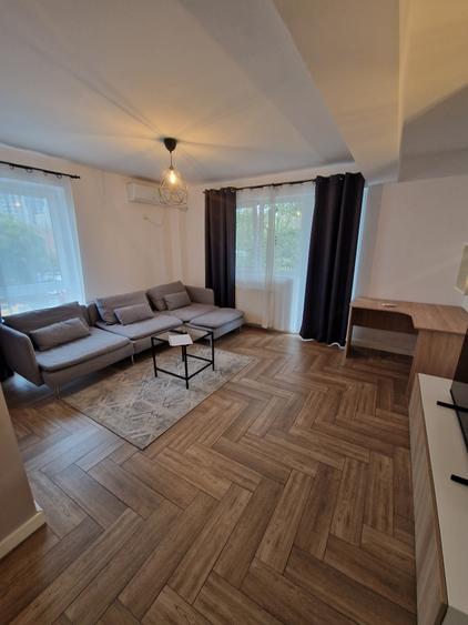 Apartament cu 2 camere decomandat în Doamna Ghica
