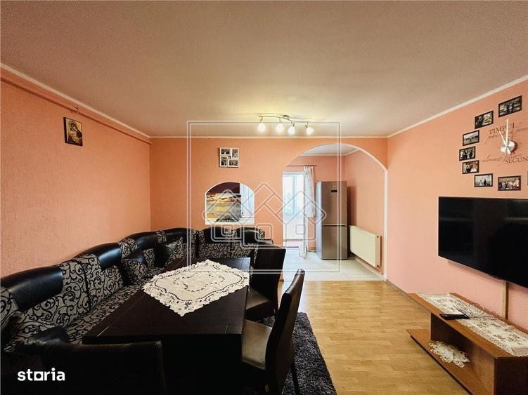 Ap mobilat si utilat, 2 camere, balcon, etaj 13 - Valea Aurie - 10