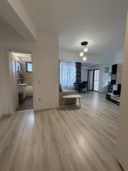 Apartament cu 2 camere decomandat, mobilat în Central