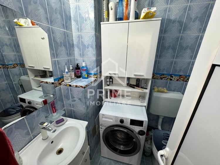 Apartament cu 4 camere decomandat în Cetate