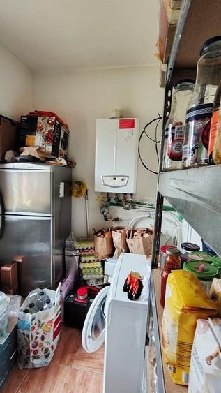 Casă individuală cu 4 camere cu Canalizare în Iris