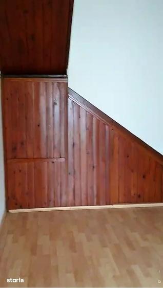 Casă cu 6 camere cu Teren 844 Mp în Central