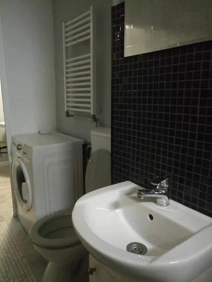 Apartament cu 2 camere semidecomandat în 7 Noiembrie