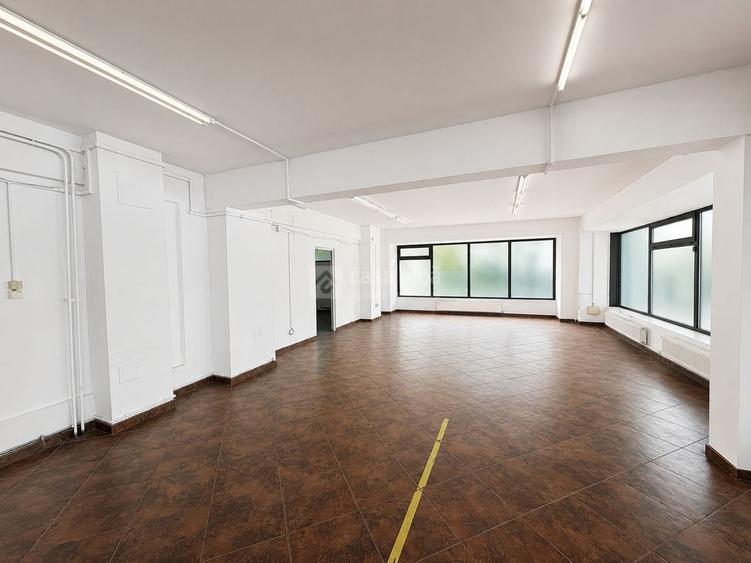 Spațiu comercial, de 128.38999938965 mp, în Nicolina