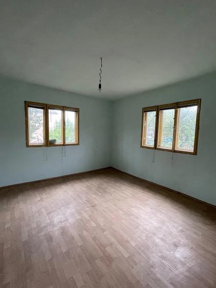 Casă cu Teren 2850 Mp în Tomnatic