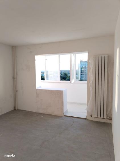 Ap. 2 camere. Parc Aurora-Vest. Decomandat. et. 8/10. Proprietar - 8