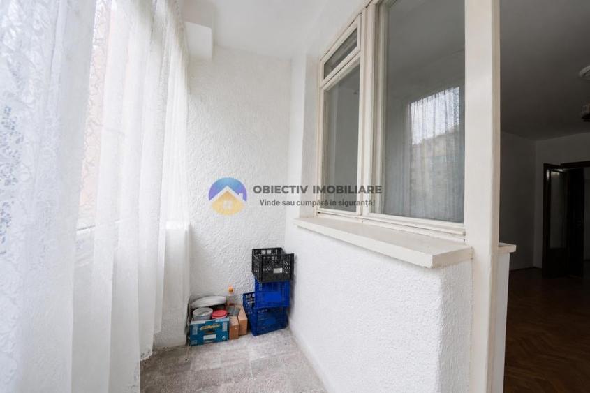 Apartament cu 3 camere semidecomandat în Mărăței