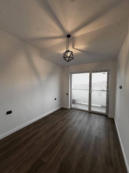 Apartament cu 2 camere semidecomandat în Florești