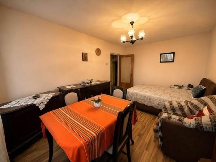 Apartament cu 3 camere în Berceni
