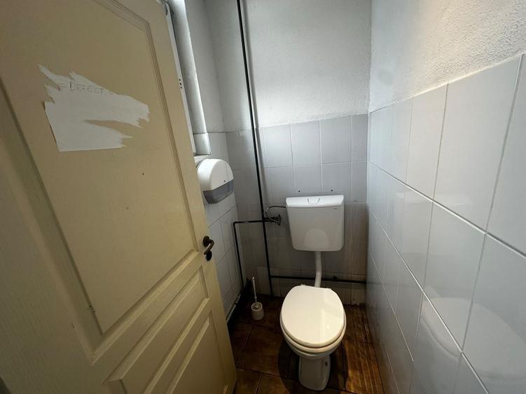 Birou, de 385 mp, în Central