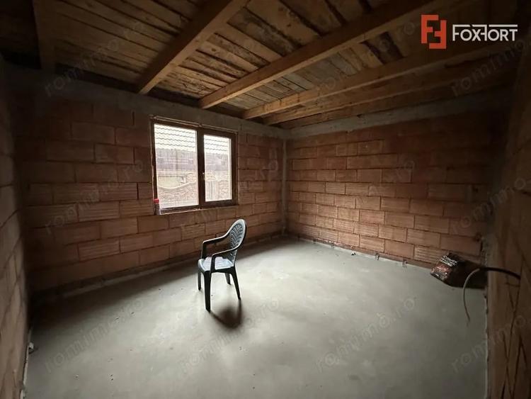 Casă cu 12 camere cu Teren 1560 Mp în Bucovăț (Remetea Mare)