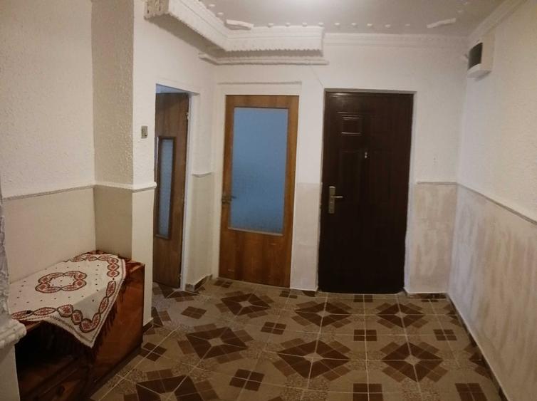 Inchiriez apartament 2 camere - 7