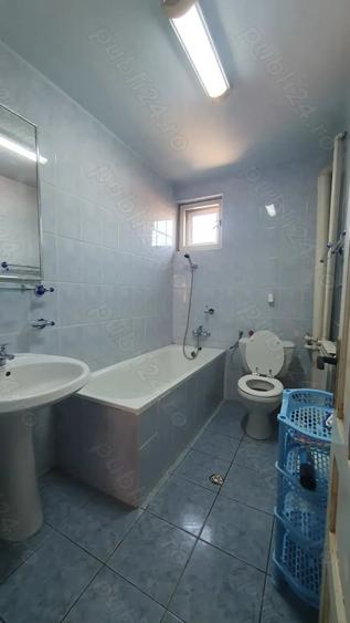 Casă cu 5 camere cu Teren 300 Mp în Central