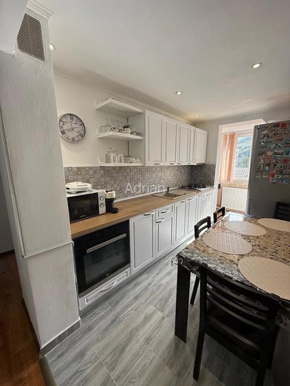 Vand apartament 2 camere decomandat, cartier Noua priveli?te deosebita, renovat, mobilat ?i utilat