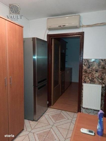 Garsonieră decomandată în Titan