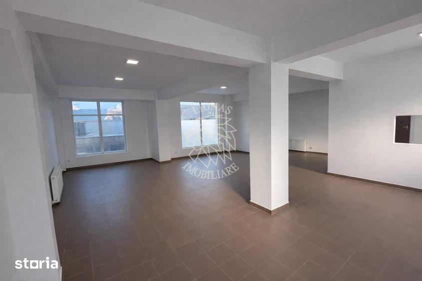 Spațiu comercial, de 125.75 mp, în Teaca