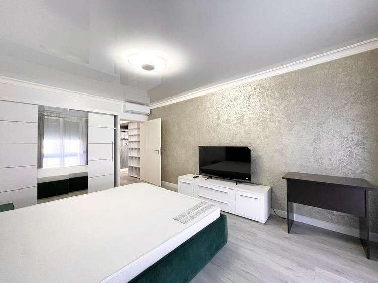 Apartament cu 3 camere decomandat, mobilat în P-ța Unirii