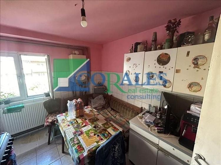 Apartament cu 4 camere decomandat în Fabric