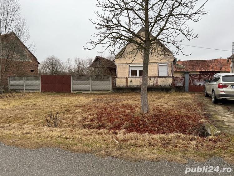 Casă cu 5 camere în Căpălnaș