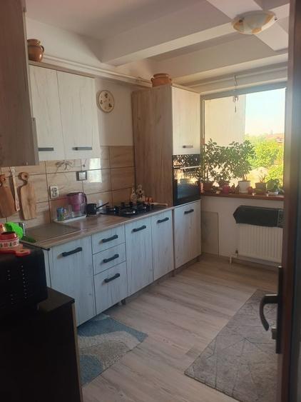 Apartament cu 2 camere semidecomandat în Racova