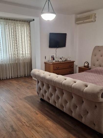 Apartament cu 3 camere decomandat în Cotroceni