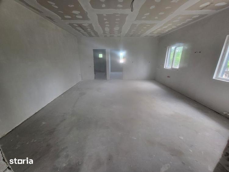 Casă cu 3 camere cu Teren 90 Mp în Lumina