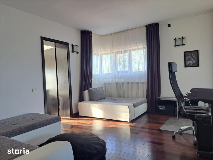Casă cu 8 camere cu Teren 2500 Mp în Crevedia