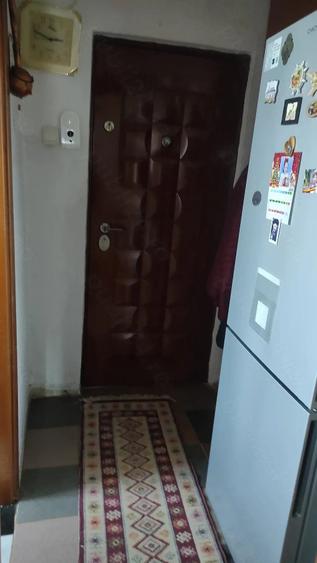 Apartament cu 3 camere semidecomandat în Dărmănești