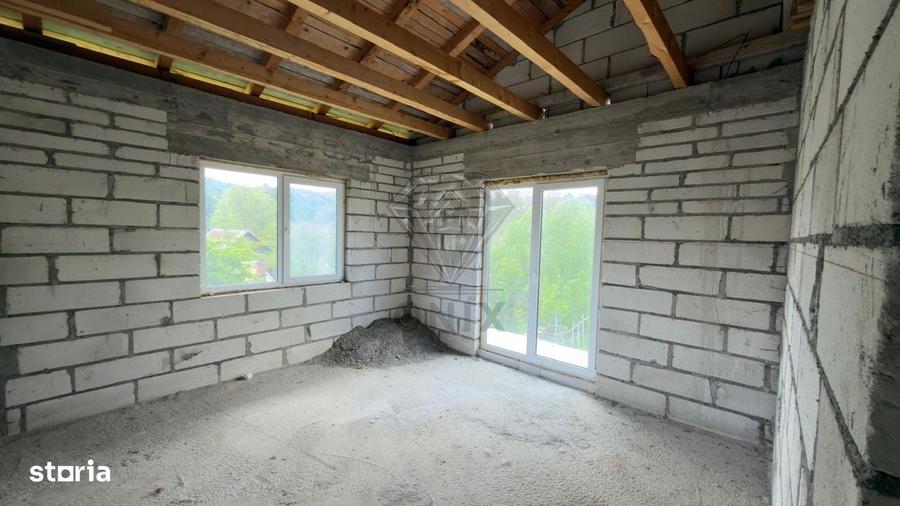Casă cu 4 camere în Secăria