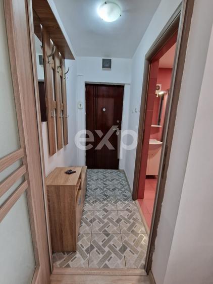 Apartament cu 2 camere semidecomandat, mobilat în Micro 11
