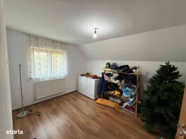 Casă cu 4 camere în Mărgineni