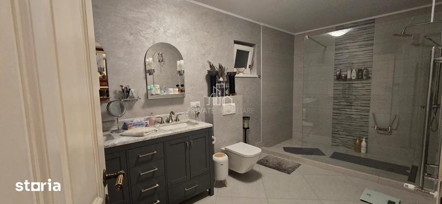Casă cu 4 camere cu Teren 1734 Mp în Vânători