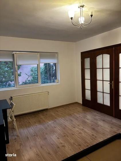 Apartament cu 2 camere semidecomandat în Ciupercenii Noi