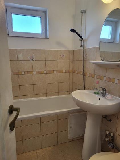 Apartament cu 3 camere decomandat în Tomis Nord