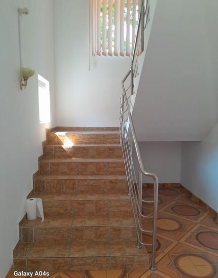 Apartament cu 3 camere decomandat, mobilat în Băneasa