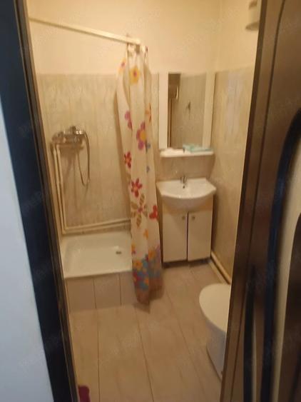 Garsonieră decomandată în Granit