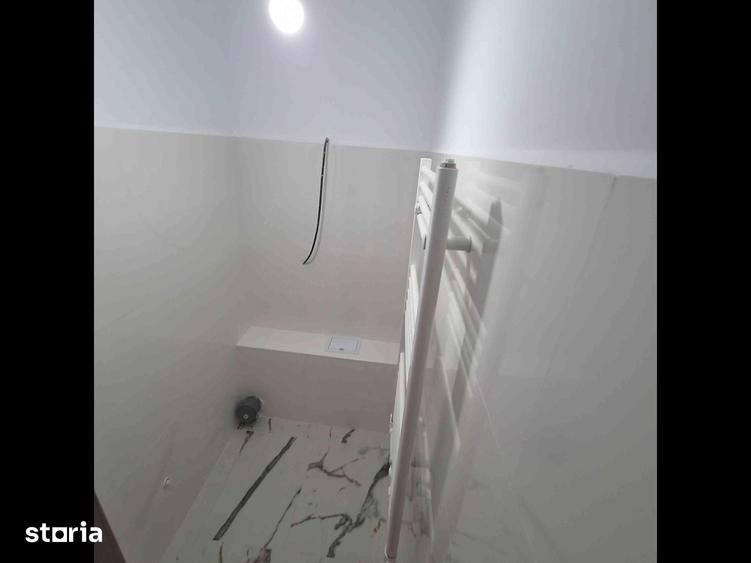 Apartament cu 3 camere decomandat în Mioriței