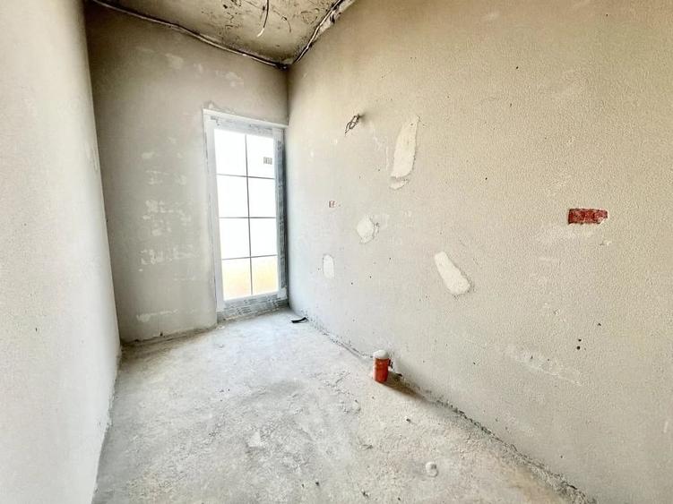 Casă cu 4 camere cu Teren 250 Mp în Moșnița Veche
