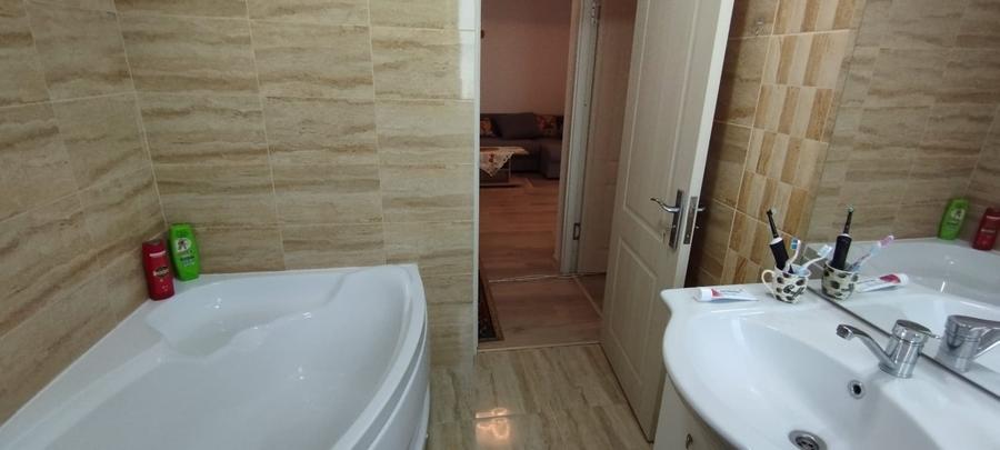 Apartament cu 2 camere semidecomandat, mobilat în Popas Păcurari