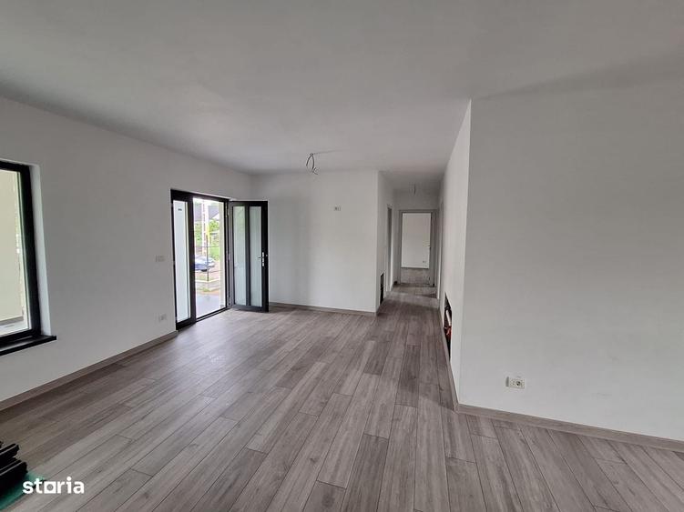 Casă cu 4 camere în Hemeiuș