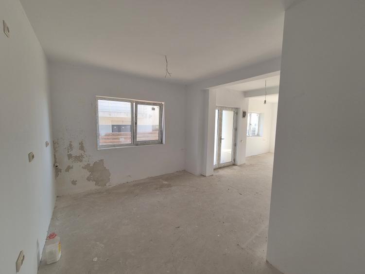 Duplex cu 4 camere cu Canalizare în Chiajna