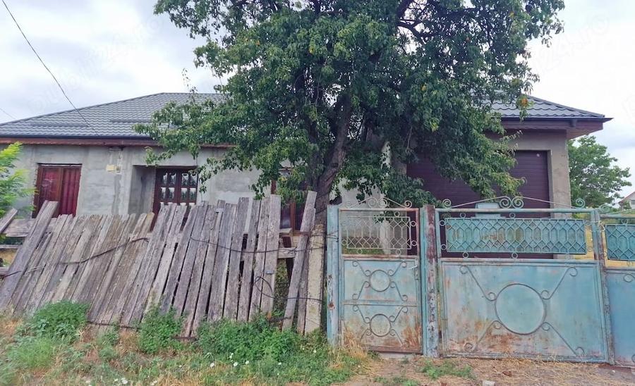 Casă cu Teren 1000 Mp în Central