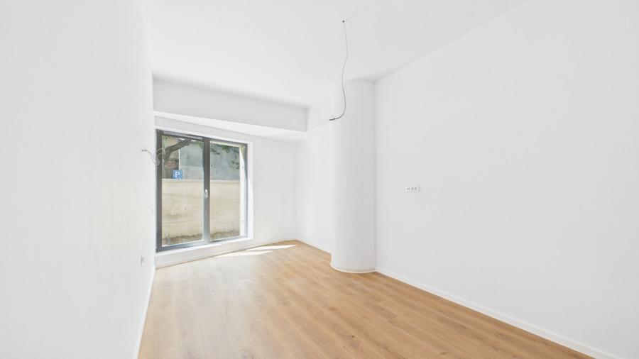 Apartament cu 2 camere semidecomandat în Grivița