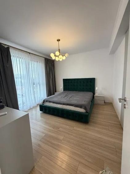 Apartament cu 3 camere semidecomandat, mobilat în Pipera