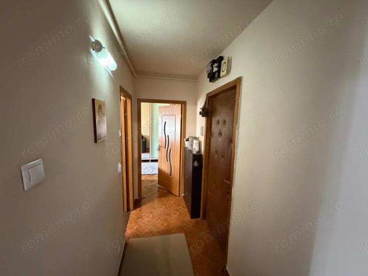 Apartament 2 camere, decomandat - zona Cetate - 2