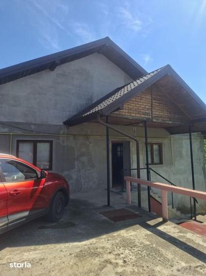 Casă cu 4 camere cu Teren 1000 Mp în Surani