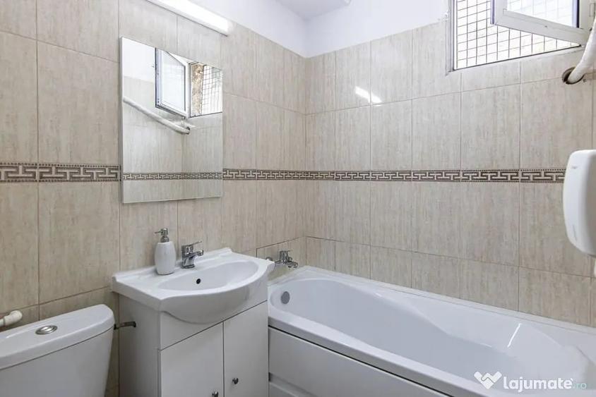 Apartament cu 4 camere semidecomandat în Drumul Taberei