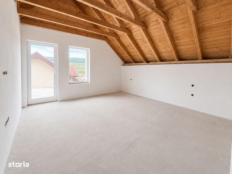 Casă cu 4 camere în Chinteni