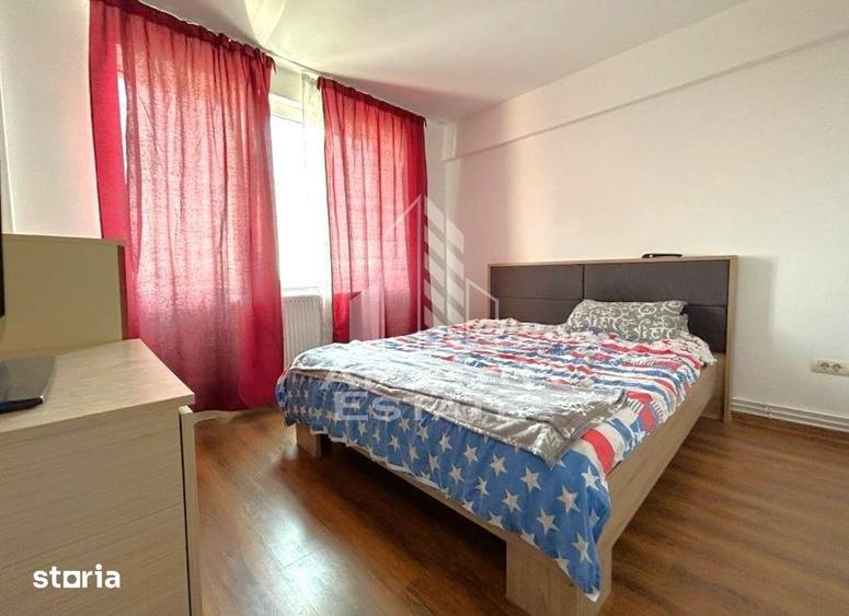 Apartament cu 3 camere semidecomandat în Central