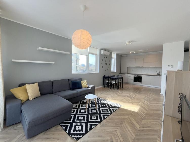 Apartament cu 2 camere semidecomandat, mobilat în Central